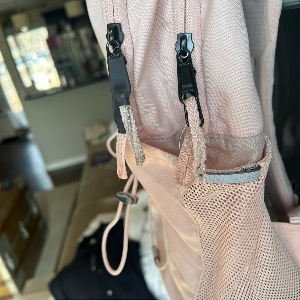The North Face Women's Jester Backpack Padded Laptop Travel Bag Pink Salt /Black - Picture 11 of 16